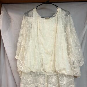Women’s Democracy Cream color lace overlay blouse NWT LARGE